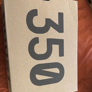 Yeezy Boost 350 Box